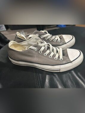 Converse White and Black Women’s Size 37.5 Canvas Sneakers Label